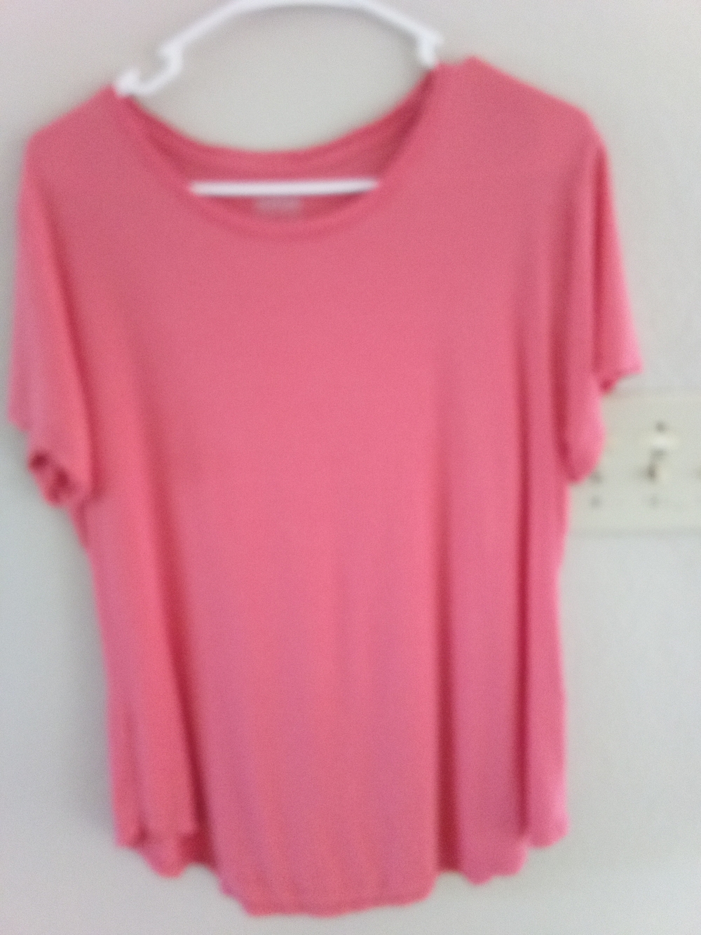 Soho SzXL Coral Short Sleeve Scoop Neck Tee